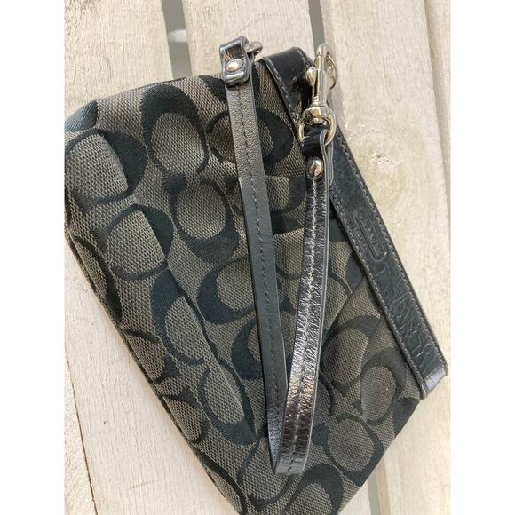 COACH SMALL BLACK GRAY SIGNATURE PRINT LEATHER TRIM WRISLTET - Picture 8 of 12